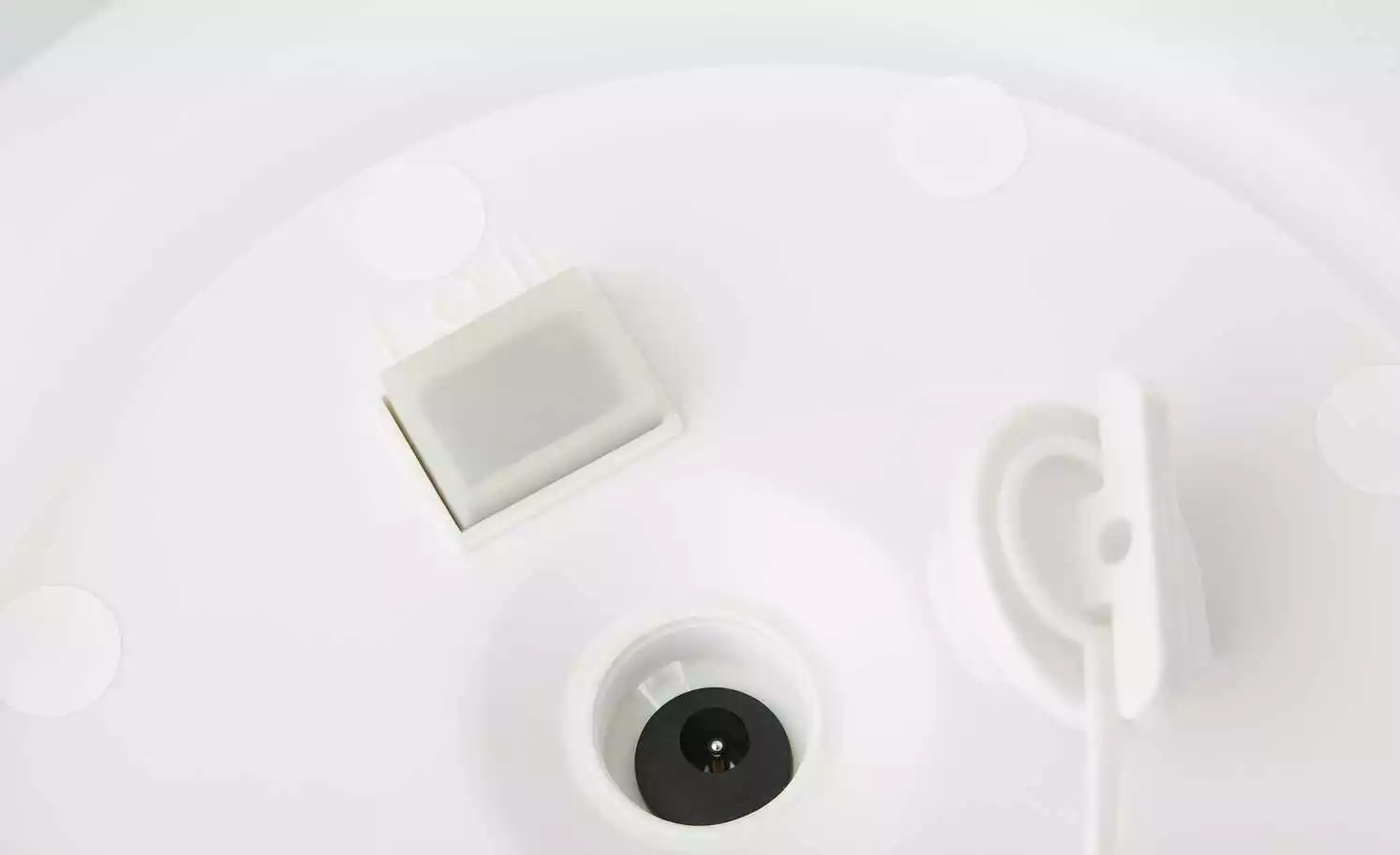 Trio Akku-Aussen-Tischleuchte, weiß `Kugel´ 7 Trio Akku-Aussen-Tischleuchte, weiß `Kugel´ – Bild 5