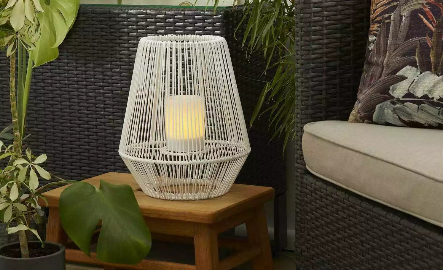 Trio Solar-Außen-Tischleuchte, Weiß 3 Trio Solar-Außen-Tischleuchte, Weiß